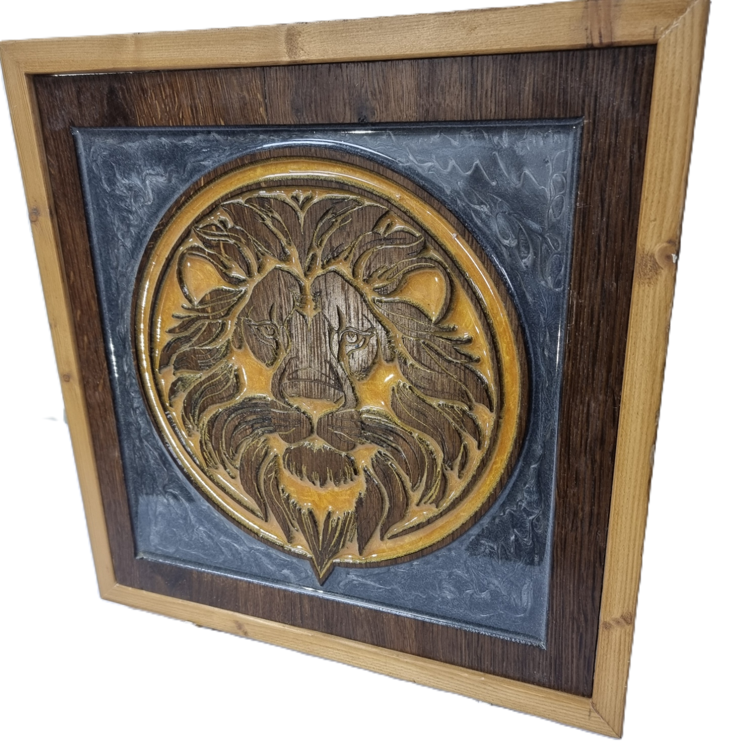 regal gaze – handcrafted lion’s head wood carving with gold & silver resin | reclaimed corinthia oak | 35×35cm